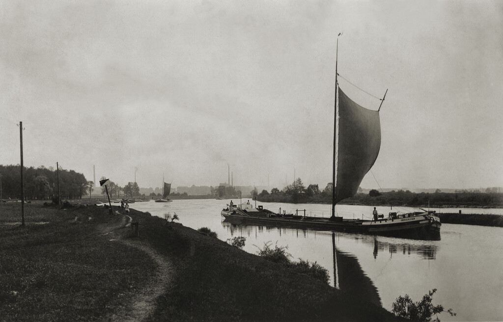 Barka pod żaglem w Dobrzeniu Wielkim - fot ze zbiorow N. Sapoka